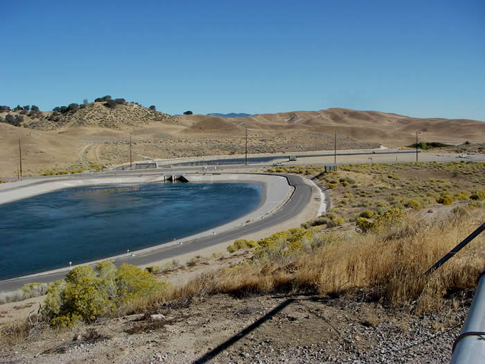 The West Quail Lake Outlet (QLO) to the California Aqueduct, viewing northeast from Westfork Rd. © 2009 Callyn D. Yorke